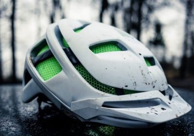 HONEYCOMB STRUCTURE IMPROVED THE SHOCK ABSORPTION PERFORMANCE OF A MOTORBIKE HELMET