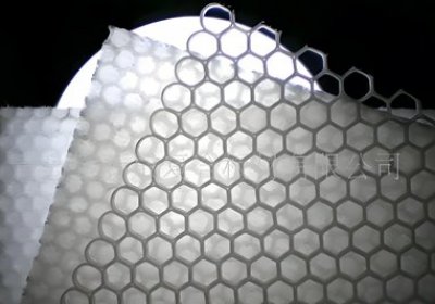 What is the function of non-woven fabric surface on plastic honeycomb?