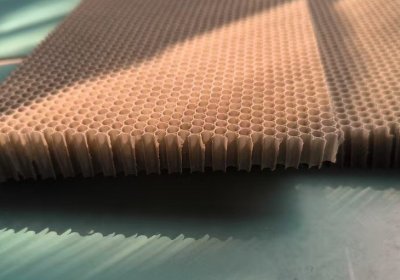 Architectural Composites: Selecting the Right Plastic Honeycomb Core for Construction